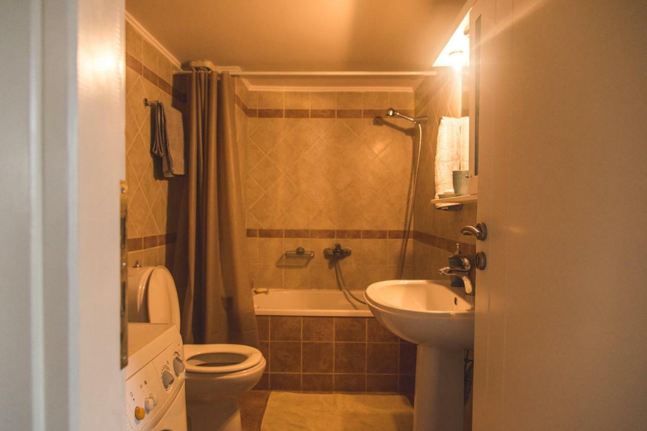 Cozy Spacious Apartment In The Heart Of Heraklion Екстериор снимка